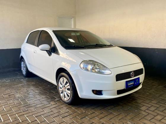 FIAT PUNTO 1.4 ATTRACTIVE 8V FLEX 4P MANUAL FIAT PUNTO 1.4 ATTRACTIVE 8V FLEX 4P MANUAL